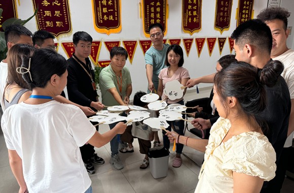 七夕小確幸！山東兆通與你共繪非遺漆扇，共赴美好未來